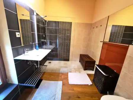 Eladó családi ház, Budapest, XVI. kerület 5+1 szoba 210 m² 250 M Ft