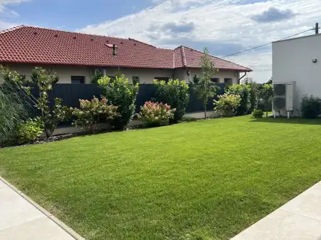 Eladó családi ház, Csömör 4 szoba 200 m² 439.9 M Ft