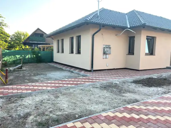 Eladó új építésű családi ház, Veresegyház 5 szoba 127 m² 127.9 M Ft