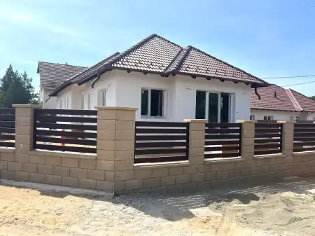 Eladó új építésű ikerház, Veresegyház 4 szoba 126 m² 107.9 M Ft