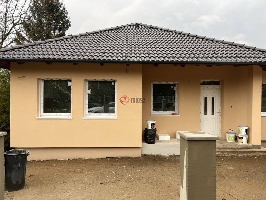 eladó újépítésű családi ház, Erdőkertes