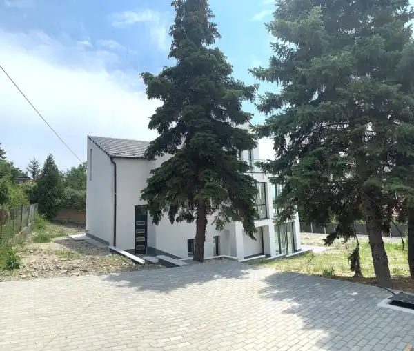Eladó újszerű családi ház, Szentendre 5 szoba 250 m² 159.9 M Ft